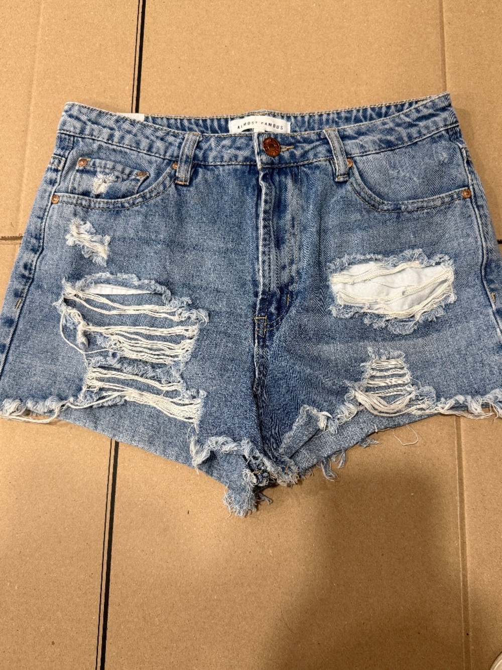 Almost Famous Distressed Denim Shorts Women’s Size 5 Light Wash Frayed Raw Hem